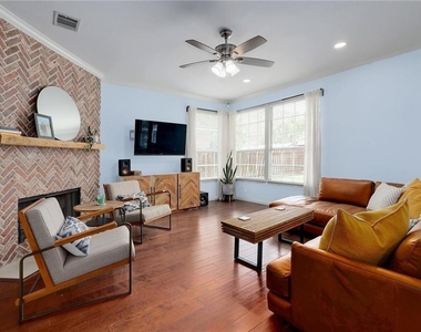1705 Azalea Dr - Photo Thumbnail 3