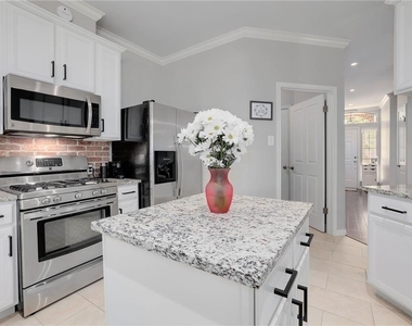 1705 Azalea Dr - Photo Thumbnail 9