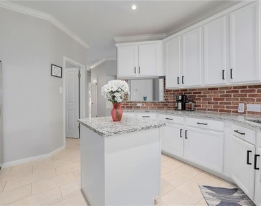 1705 Azalea Dr - Photo Thumbnail 8