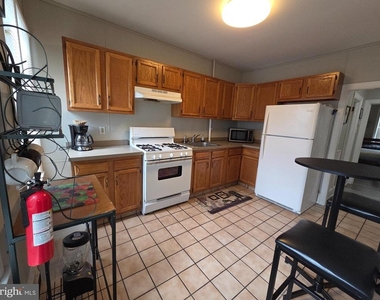 306 W 23rd Street - Photo Thumbnail 4