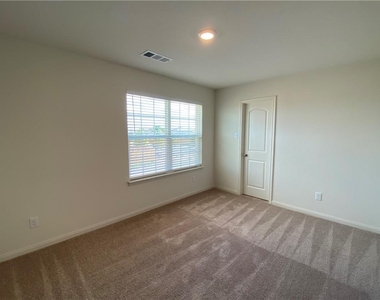 105 Brunswick Ln - Photo Thumbnail 26