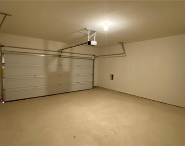 105 Brunswick Ln - Photo Thumbnail 30