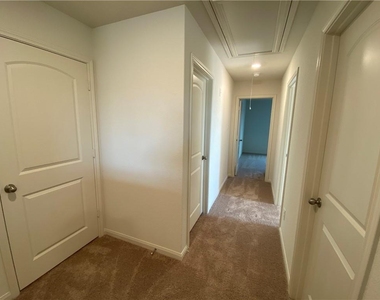 105 Brunswick Ln - Photo Thumbnail 20