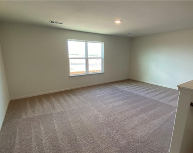 105 Brunswick Ln - Photo Thumbnail 17