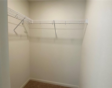 105 Brunswick Ln - Photo Thumbnail 25