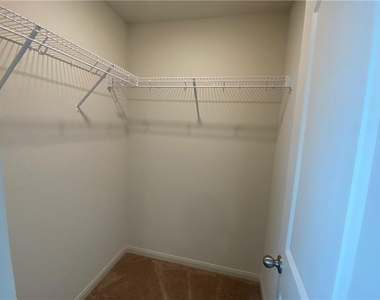 105 Brunswick Ln - Photo Thumbnail 27