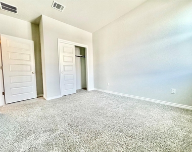 2929 Sage Ranch Dr - Photo Thumbnail 17