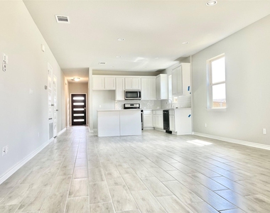 2929 Sage Ranch Dr - Photo Thumbnail 5