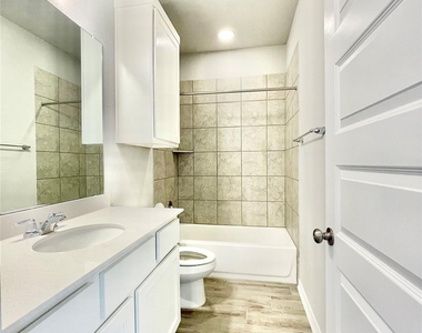 2929 Sage Ranch Dr - Photo Thumbnail 4