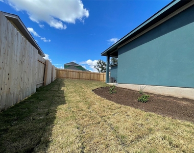 2929 Sage Ranch Dr - Photo Thumbnail 32