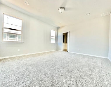 2929 Sage Ranch Dr - Photo Thumbnail 6