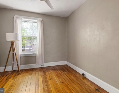 1010 Trenton Place - Photo Thumbnail 18