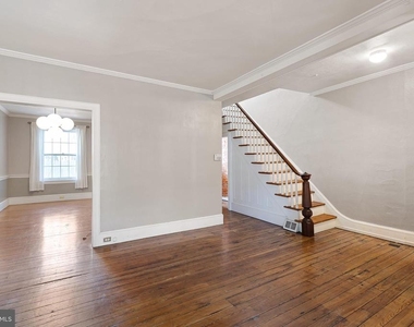 1010 Trenton Place - Photo Thumbnail 5