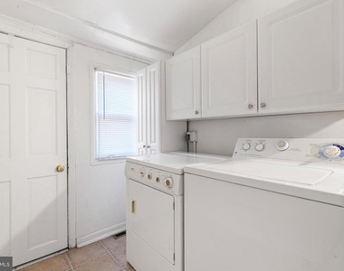 1010 Trenton Place - Photo Thumbnail 12