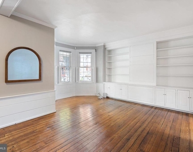 1010 Trenton Place - Photo Thumbnail 6