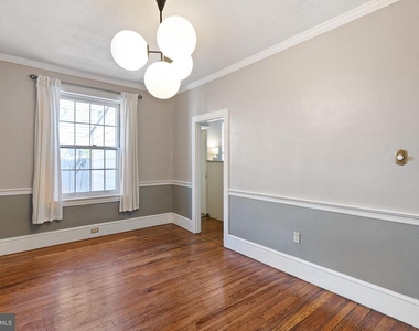 1010 Trenton Place - Photo Thumbnail 10