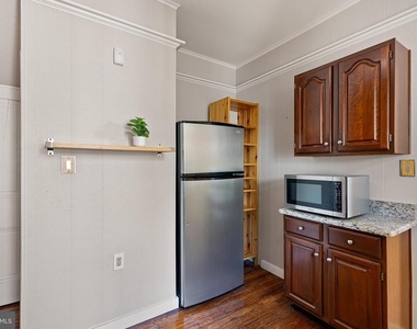1010 Trenton Place - Photo Thumbnail 8