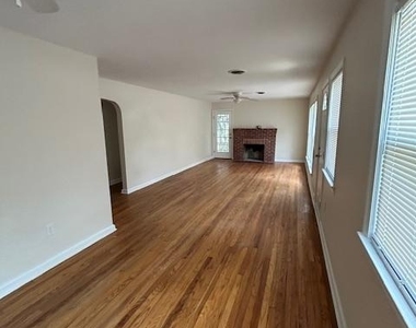 104 Southern Boulevard - Photo Thumbnail 2