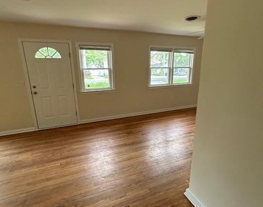 104 Southern Boulevard - Photo Thumbnail 10
