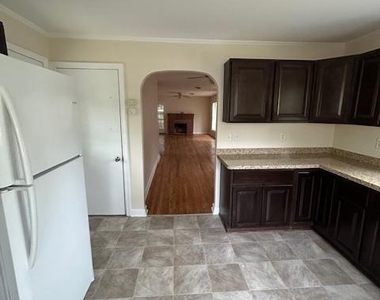 104 Southern Boulevard - Photo Thumbnail 18