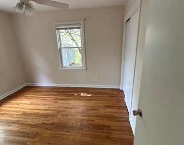 104 Southern Boulevard - Photo Thumbnail 4