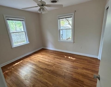 104 Southern Boulevard - Photo Thumbnail 3