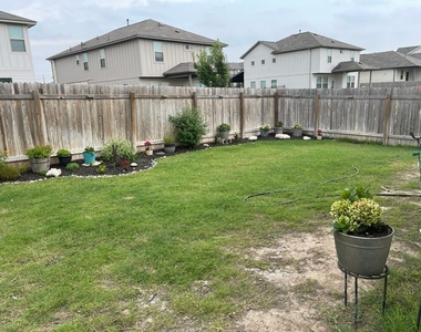 160 Earl Keen St - Photo Thumbnail 20