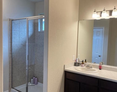 160 Earl Keen St - Photo Thumbnail 10