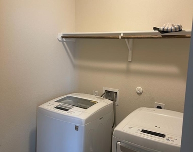 160 Earl Keen St - Photo Thumbnail 14