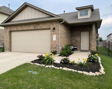 160 Earl Keen St - Photo Thumbnail 1