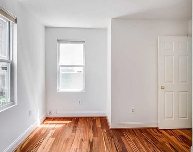 729 10th Street Ne - Photo Thumbnail 10