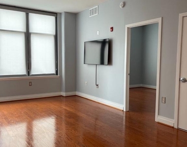 2120 Vermont Avenue Nw - Photo Thumbnail 6