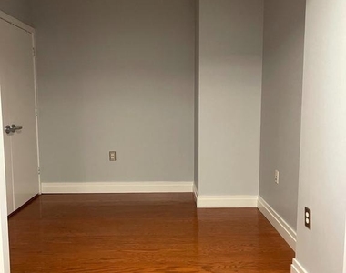 2120 Vermont Avenue Nw - Photo Thumbnail 10