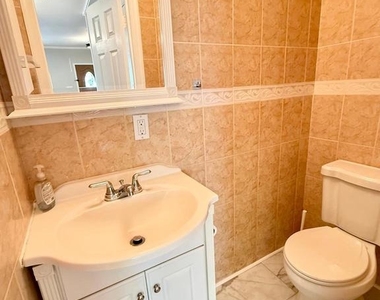 1004 Girard Street Nw - Photo Thumbnail 8