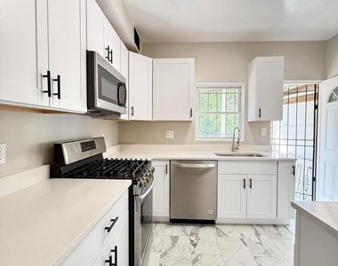 1004 Girard Street Nw - Photo Thumbnail 11