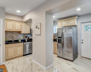 2320 Minnesota Avenue Se - Photo Thumbnail 11