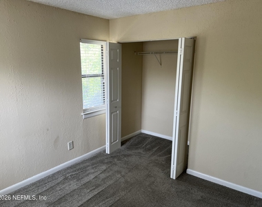 100 Fairway Park Boulevard - Photo Thumbnail 4