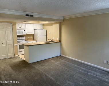 100 Fairway Park Boulevard - Photo Thumbnail 3