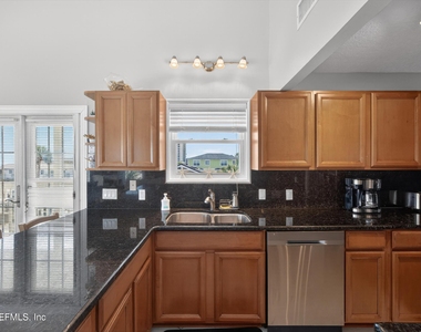 724 1st Street - Photo Thumbnail 12