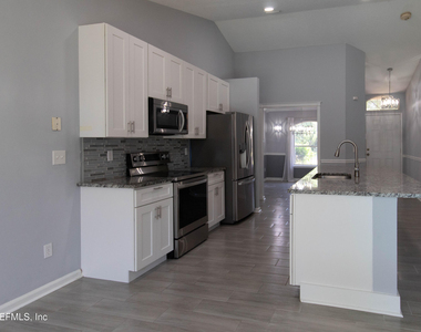 236 Clover Court - Photo Thumbnail 5