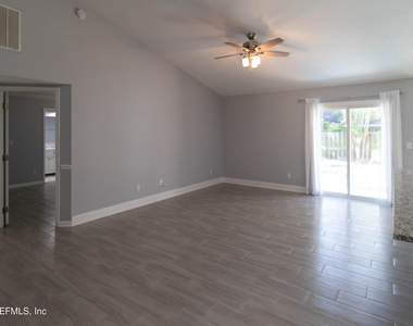 236 Clover Court - Photo Thumbnail 8