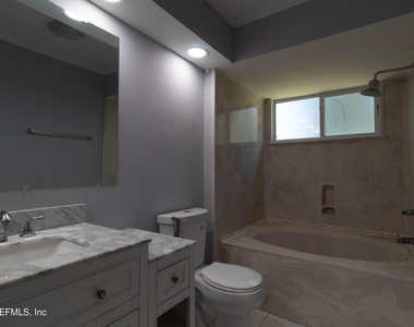 236 Clover Court - Photo Thumbnail 18