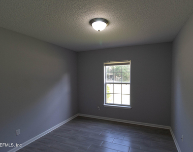 236 Clover Court - Photo Thumbnail 29