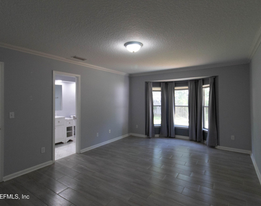 236 Clover Court - Photo Thumbnail 15