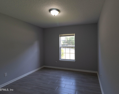 236 Clover Court - Photo Thumbnail 26