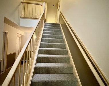 319 Deer Glen Way - Photo Thumbnail 2