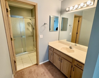 319 Deer Glen Way - Photo Thumbnail 18