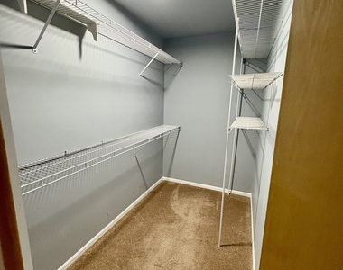 319 Deer Glen Way - Photo Thumbnail 15