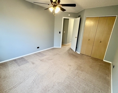 319 Deer Glen Way - Photo Thumbnail 14