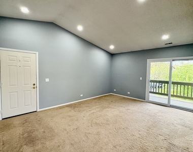 319 Deer Glen Way - Photo Thumbnail 4